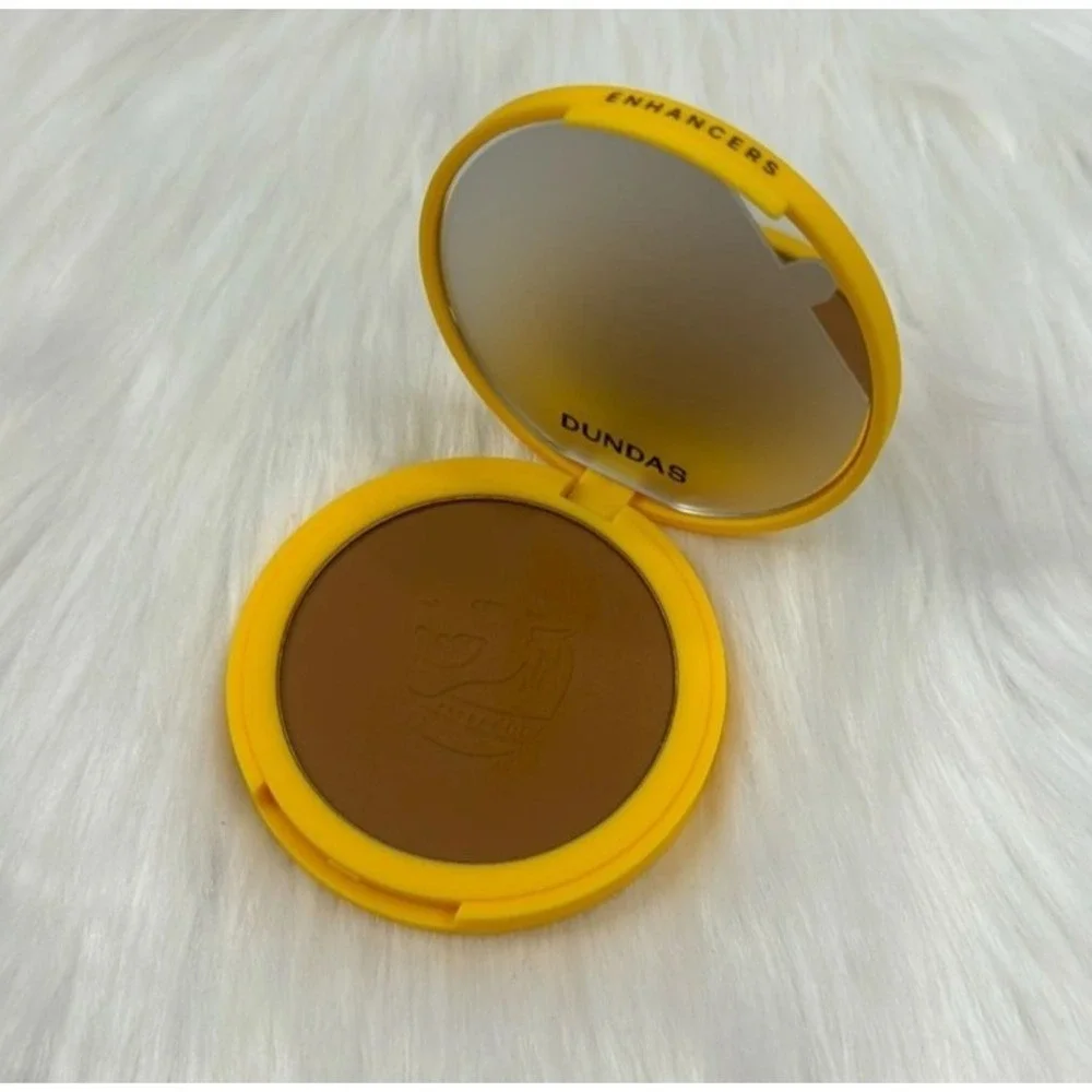 DUNDAS Beauty Bronzer Anonymous - Step 4 in Matte Mocha New without box